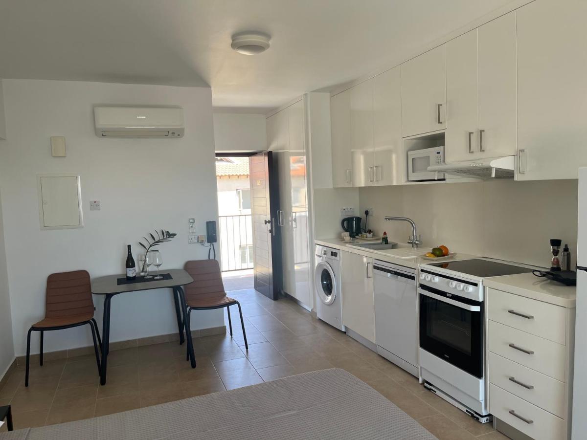 Papho'S Mare Apts Paphos 外观 照片